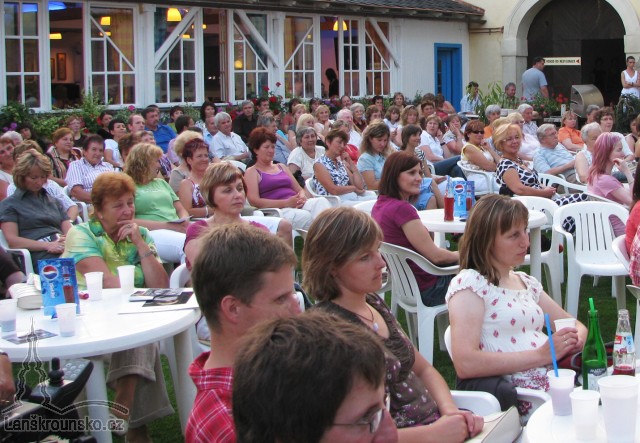 01 Divaku prislo opravdu hodne.jpg